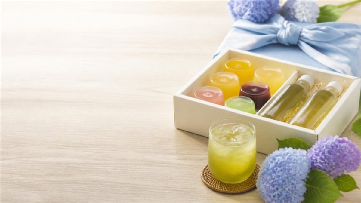 水ようかんやジュースを詰め合わせた、夏のお中元ギフト